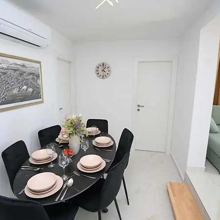 Apartment Katarina Podstrana